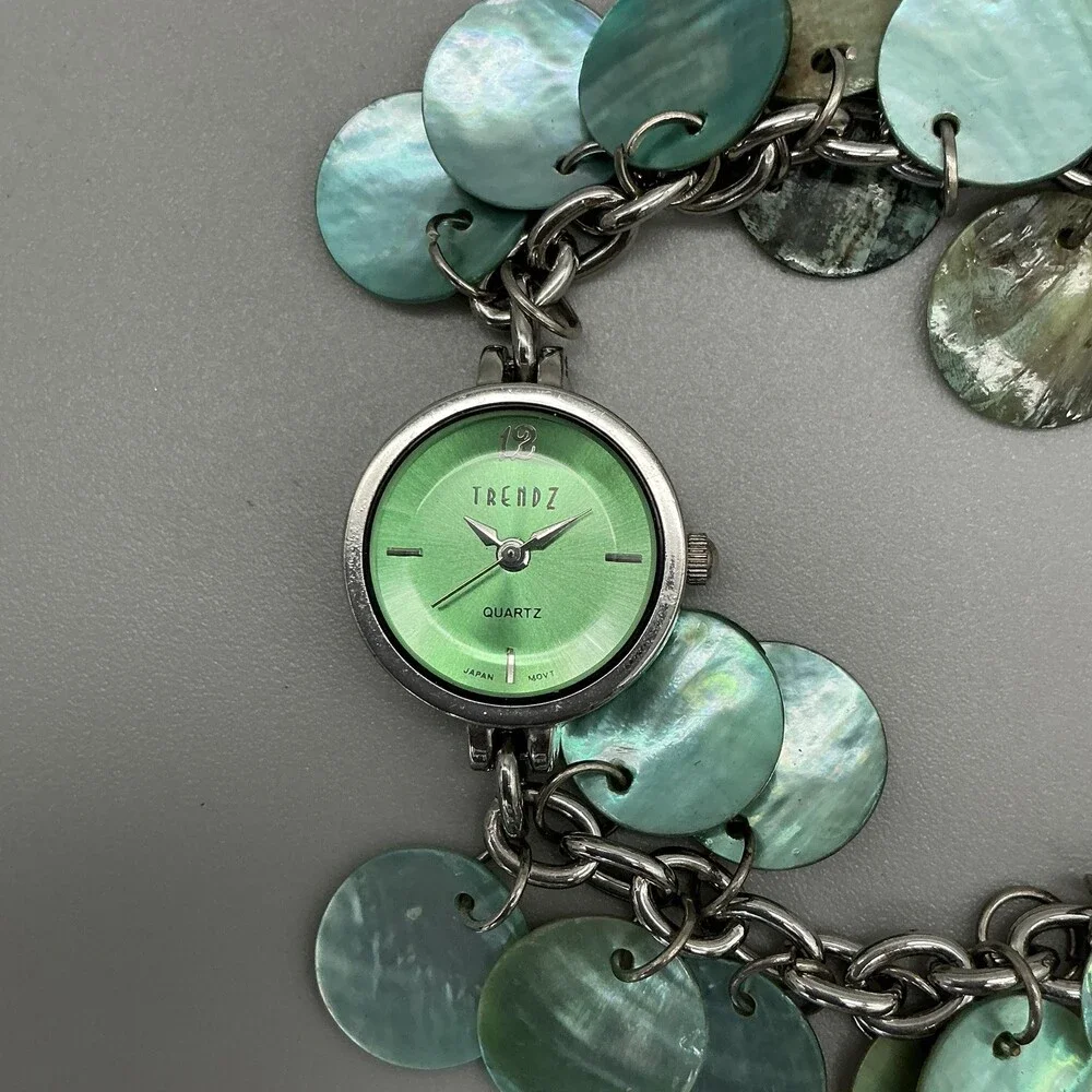 Trendz Womens Watch 22mm Green Dial Silver Tone Shell Discs New Battery 8